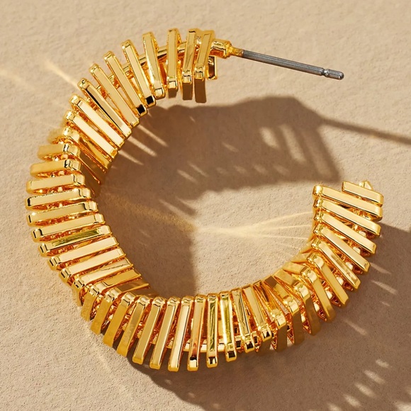 NWT Anthropologie Ribbed Twisted Hoop Earrings - Picture 2 of 4